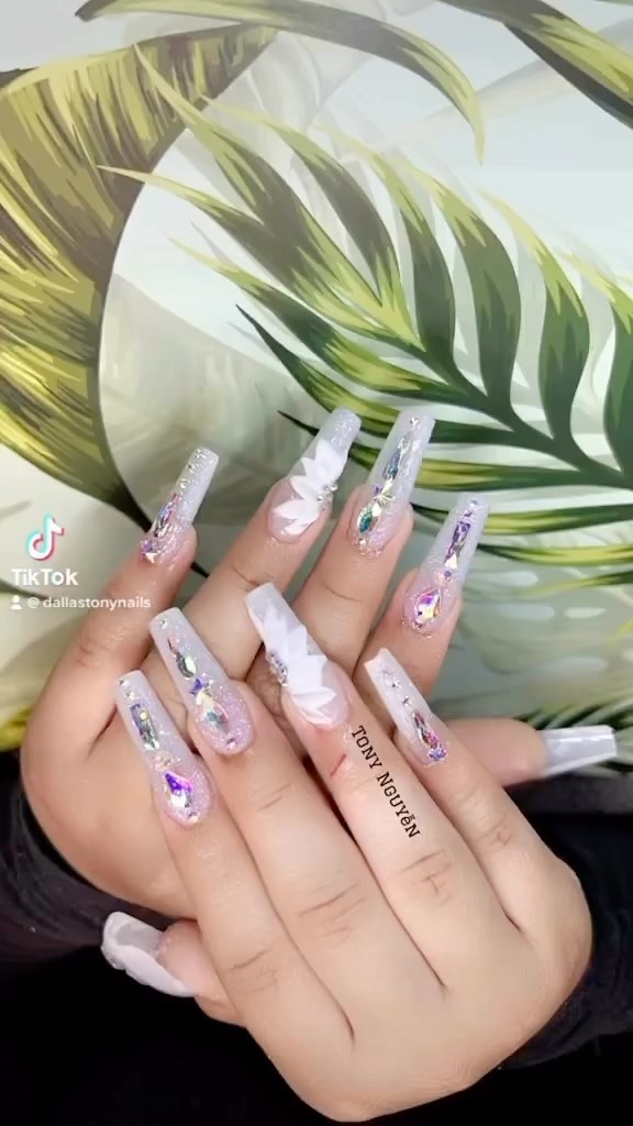Tony Nguyen nail art